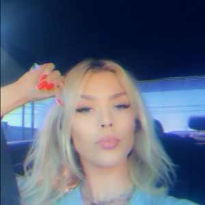 Meet your Posher, Andie